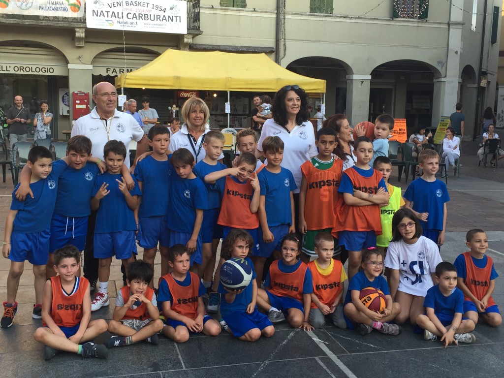 minibasket in piazza 2015